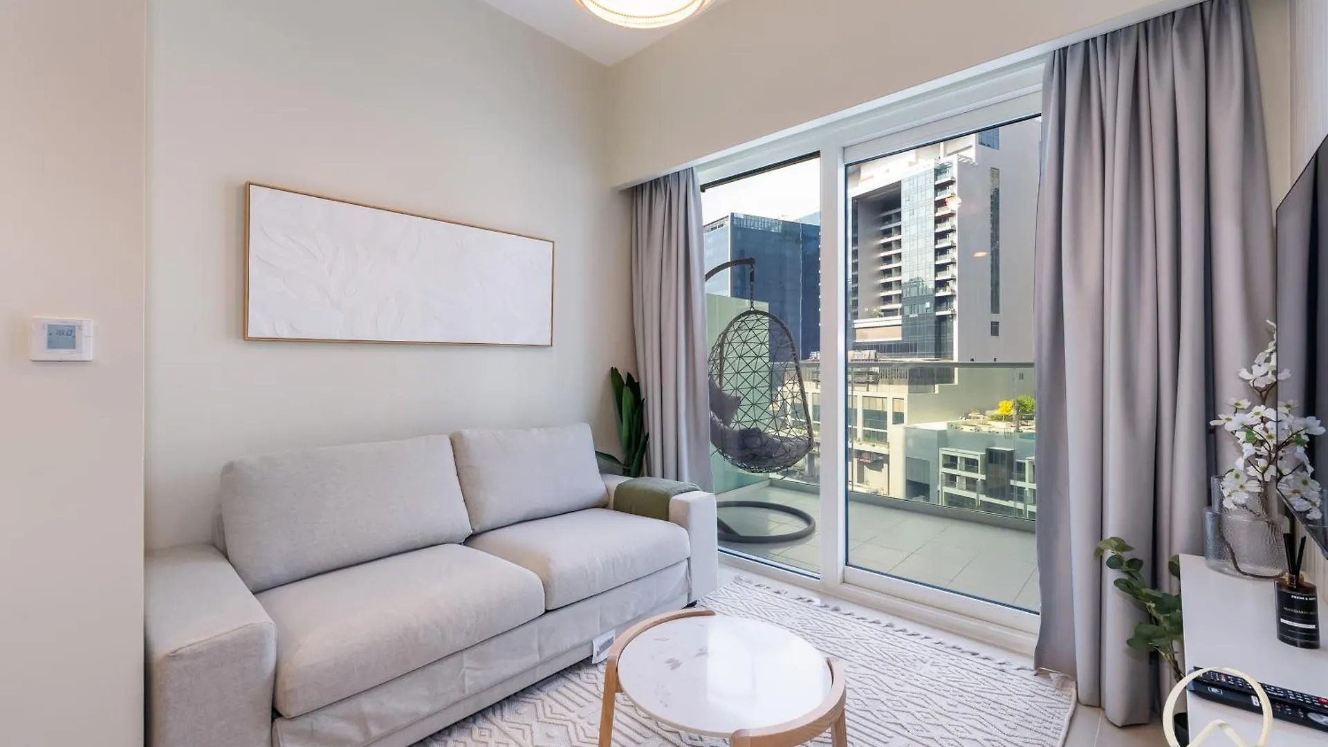 Oraya - Canal-Side Comfort Close Burj Khalifa & Dubai Mall アパート
