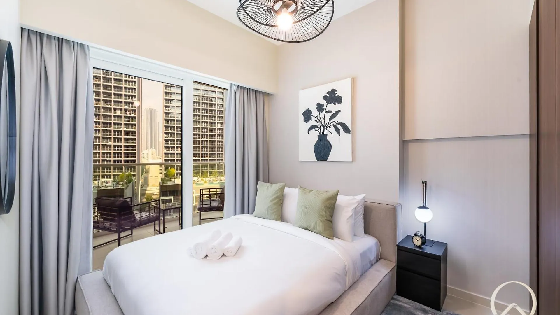 Oraya - Canal-Side Comfort Close Burj Khalifa & Dubai Mall アパート