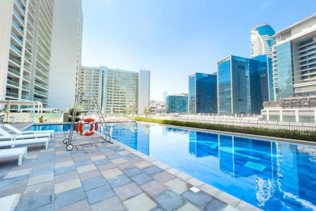 Oraya - Canal-Side Comfort Close Burj Khalifa & Dubai Mall アパート